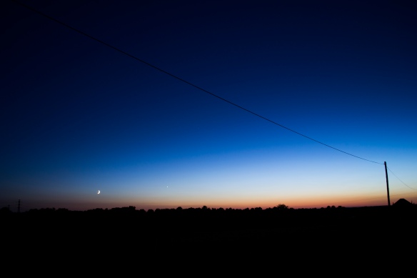 photographie de la lumière zodiacale lors de la nuit des étoiles filantes.